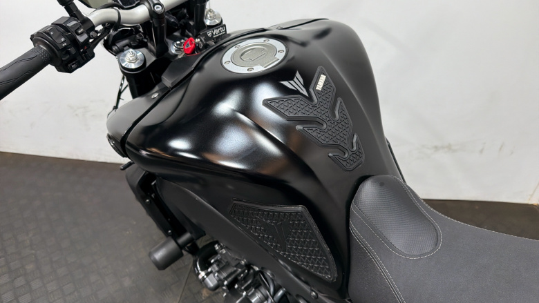 Yamaha Mt-09 (14MY)